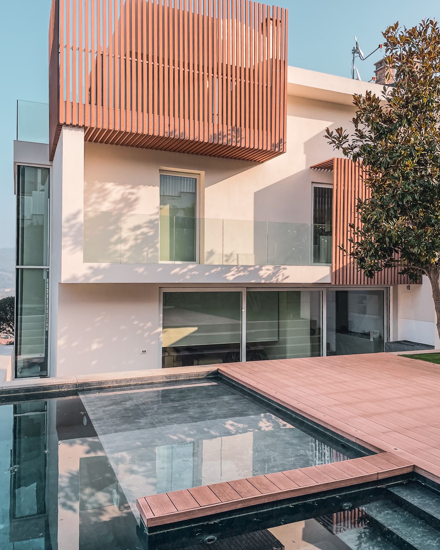 Villa moderna con piscina